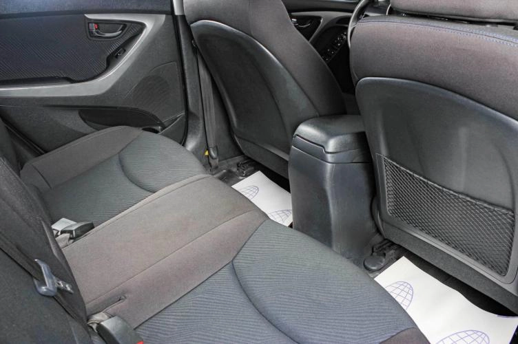 Hyundai Elantra 9 из 19