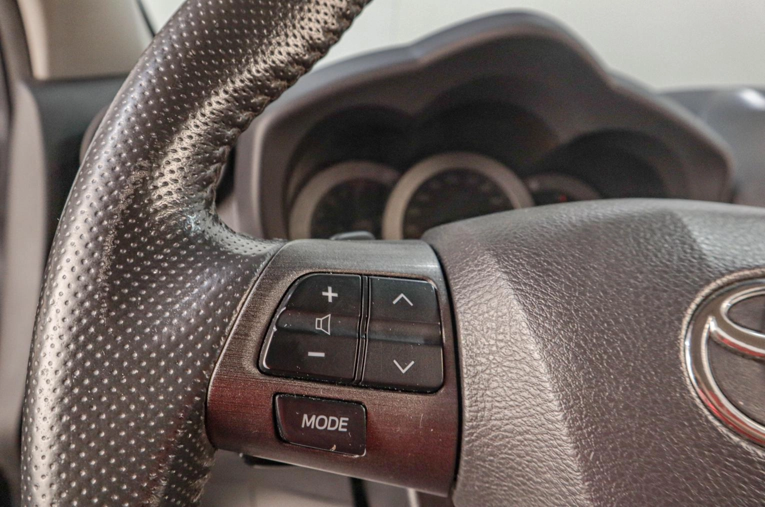 Toyota RAV4 10 из 17