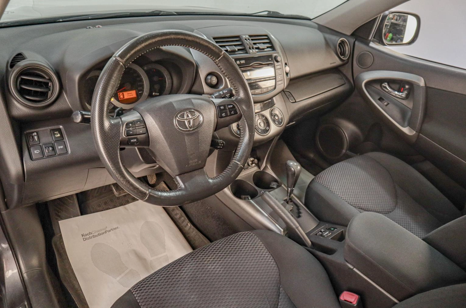 Toyota RAV4 7 из 17