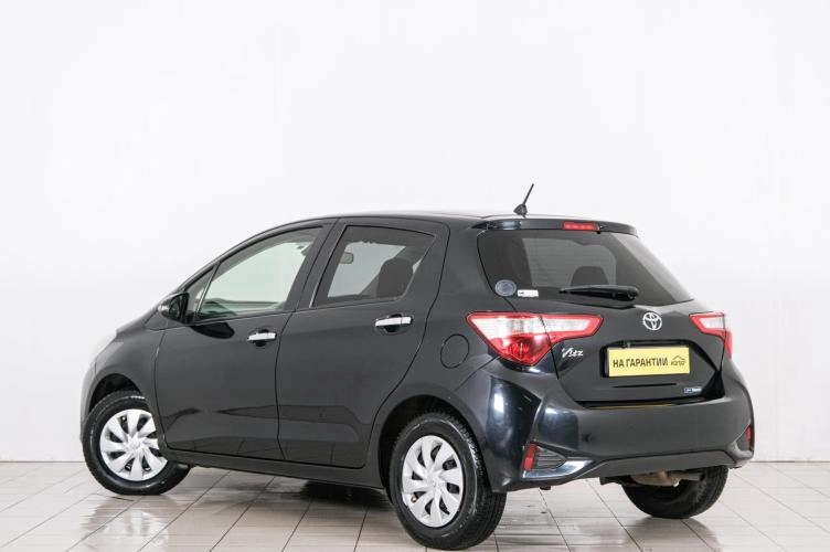 Toyota Vitz 4 из 6