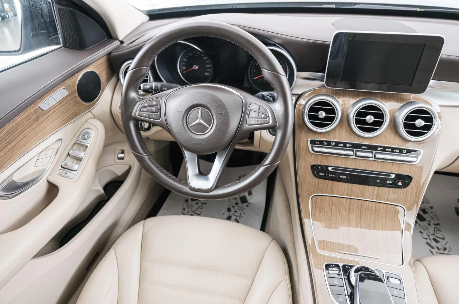 Mercedes-Benz C-класс 9 из 21