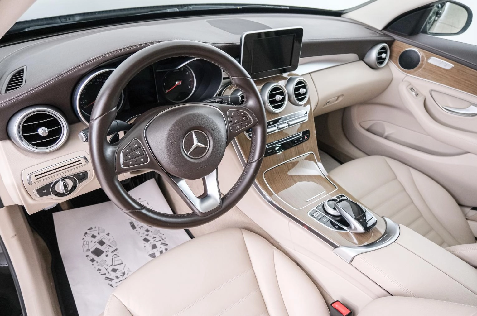Mercedes-Benz C-класс 8 из 21