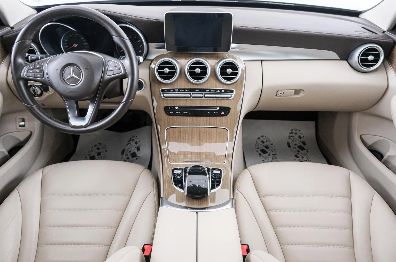 Mercedes-Benz C-класс 10 из 21