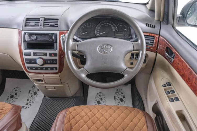 Toyota Picnic 14 из 21