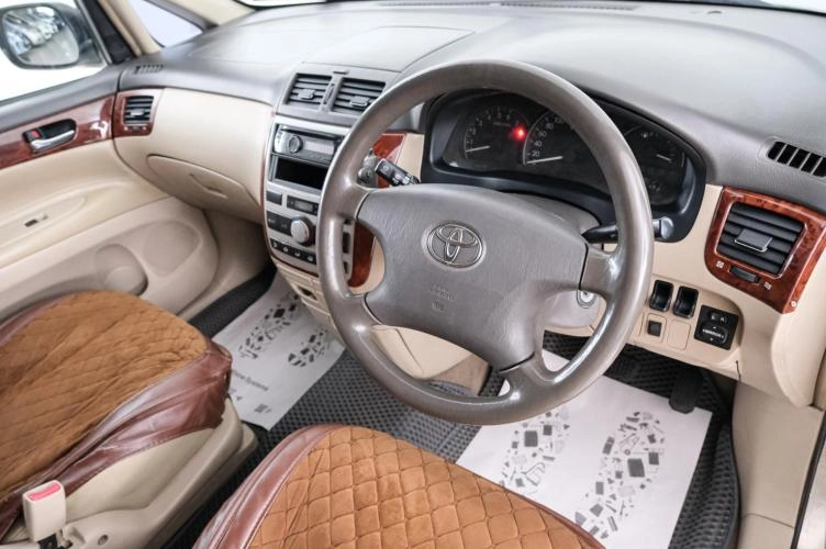 Toyota Picnic 8 из 21