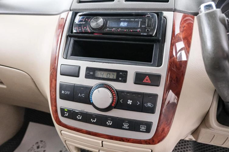 Toyota Picnic 15 из 21