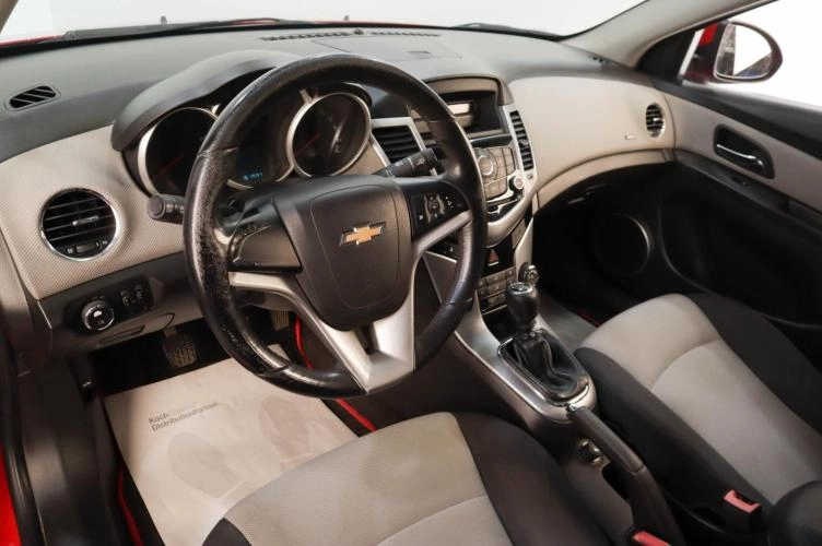 Chevrolet Cruze 7 из 15