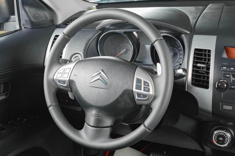Citroen C-Crosser 11 из 19