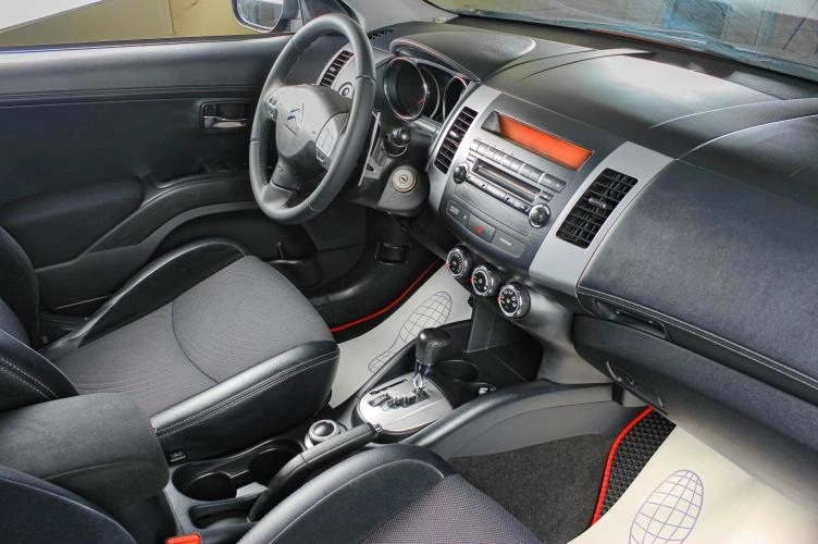 Citroen C-Crosser 10 из 19