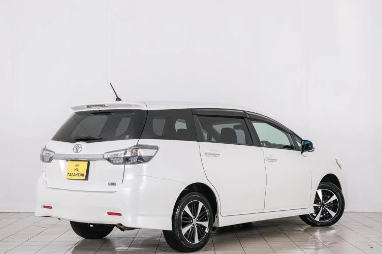 Toyota Wish 6 из 6