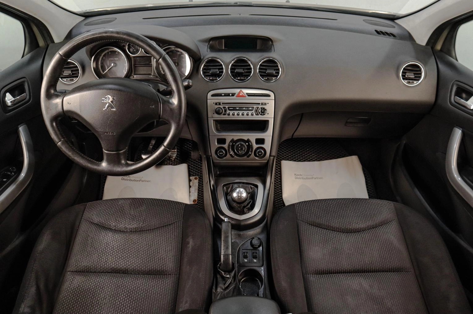 Peugeot 408 9 из 15