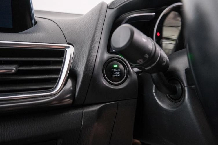 Mazda Axela 17 из 21