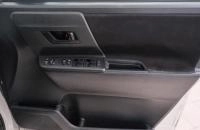 Toyota Voxy 18 из 21