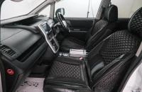Toyota Voxy 13 из 21