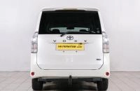Toyota Voxy 5 из 21