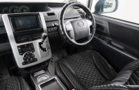 Toyota Voxy 9 из 21