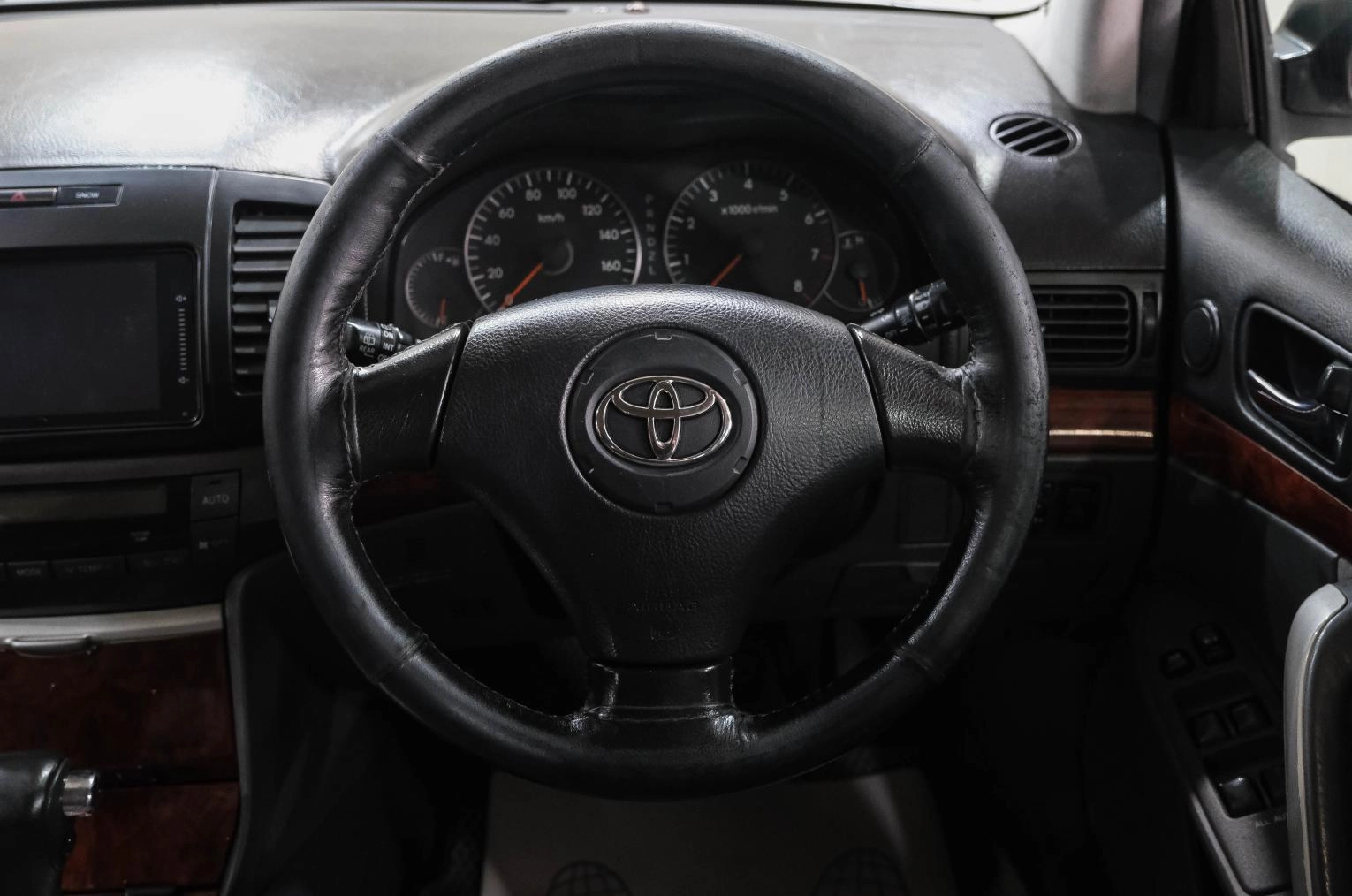 Toyota Premio 19 из 26