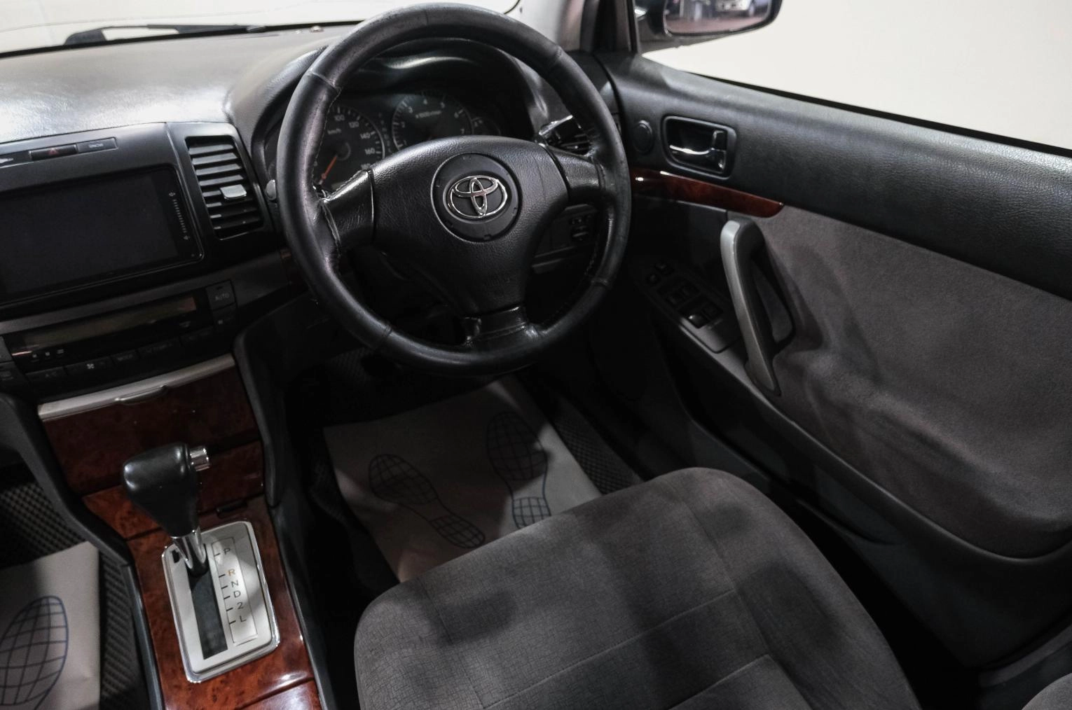 Toyota Premio 16 из 26