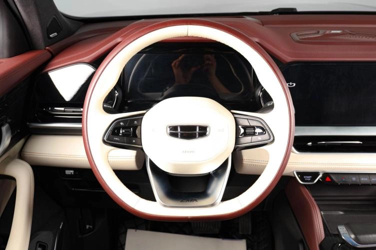 Geely Monjaro 13 из 23