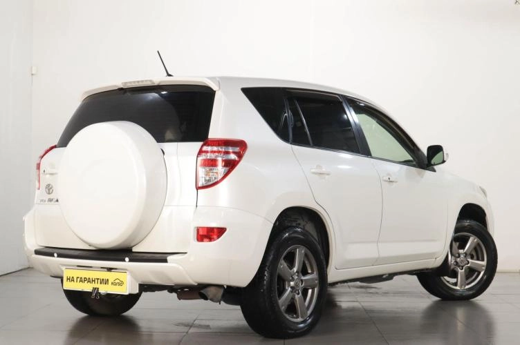 Toyota RAV4 6 из 18
