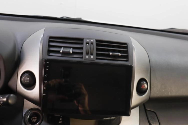 Toyota RAV4 13 из 18