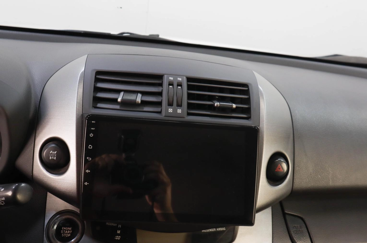 Toyota RAV4 13 из 18