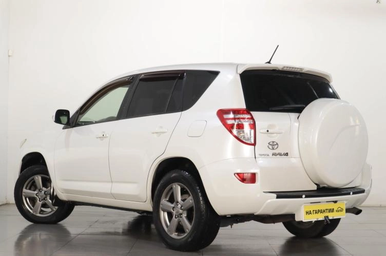 Toyota RAV4 4 из 18