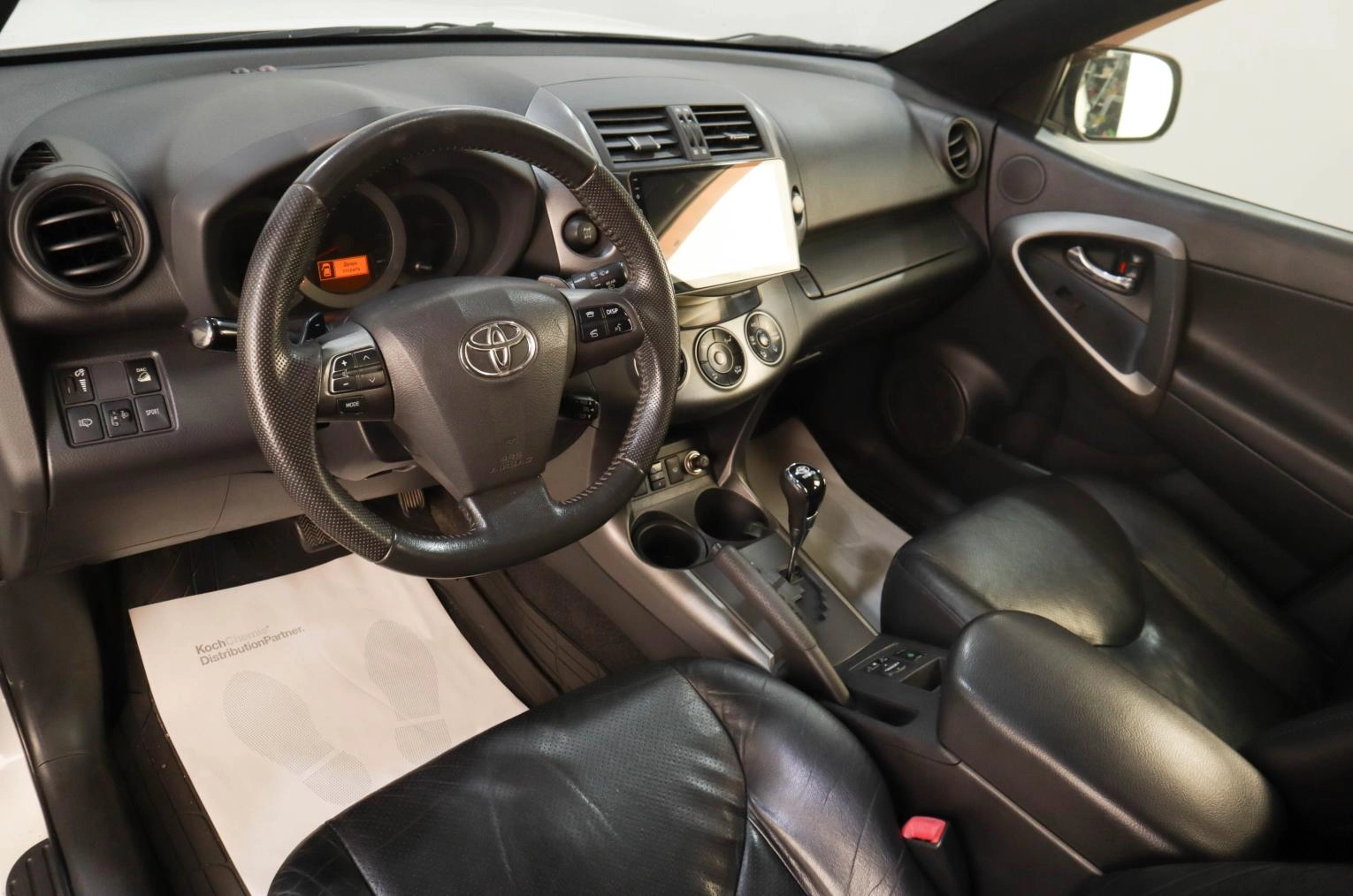 Toyota RAV4 8 из 18