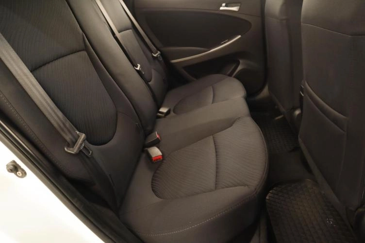 Hyundai Solaris 18 из 20