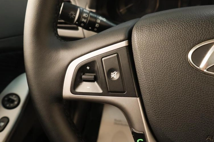 Hyundai Solaris 12 из 20