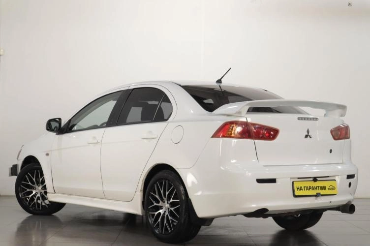 Mitsubishi Lancer 4 из 13