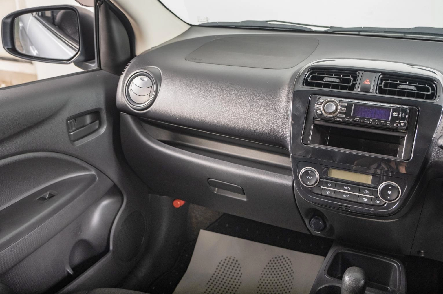 Mitsubishi Mirage 11 из 17