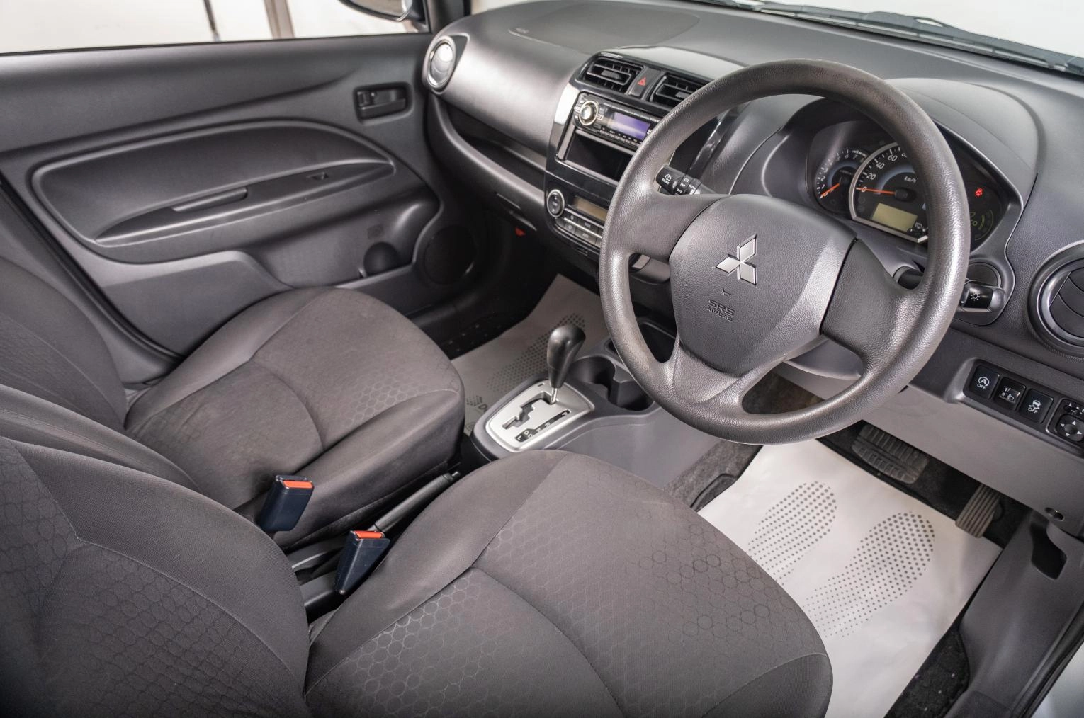 Mitsubishi Mirage 8 из 17