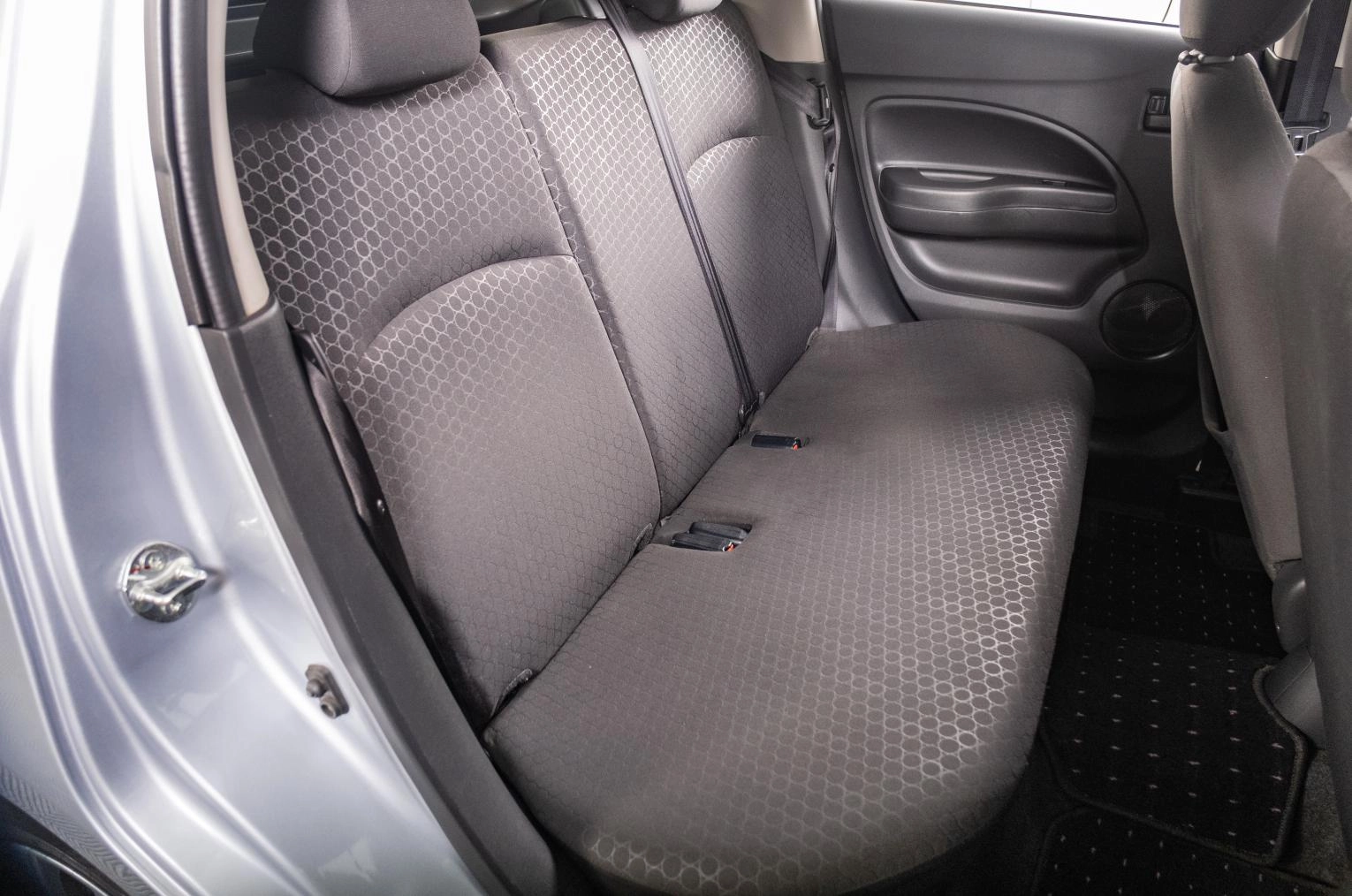 Mitsubishi Mirage 16 из 17