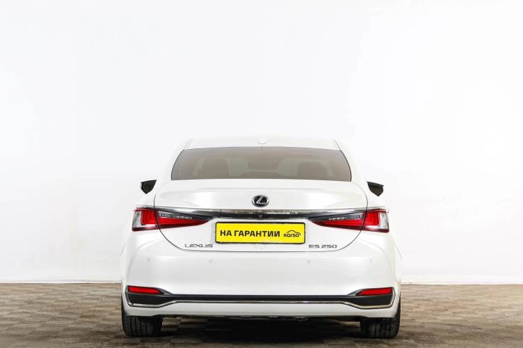Lexus ES 5 из 6