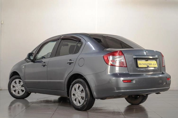 Suzuki SX4 4 из 6