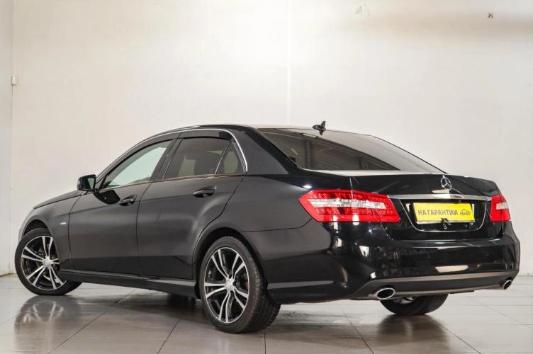 Mercedes-Benz E-класс 4 из 24