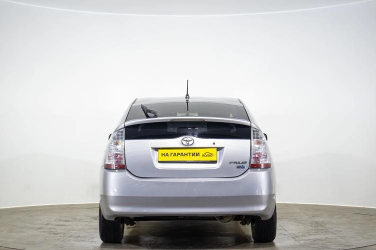 Toyota Prius 5 из 6