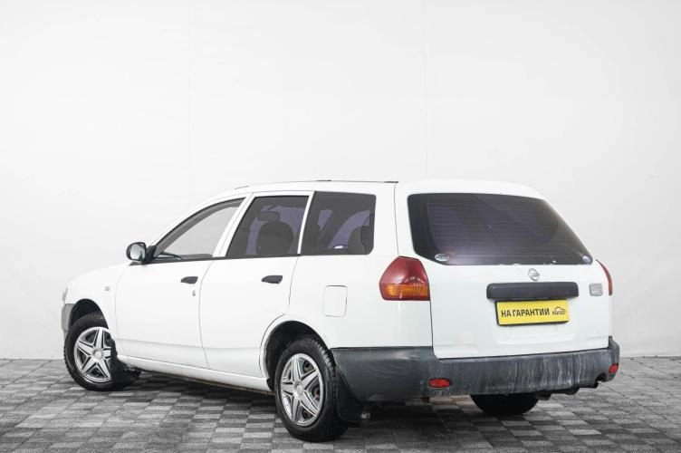 Nissan AD 4 из 6
