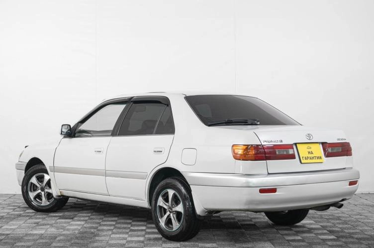 Toyota Corona Premio 4 из 6