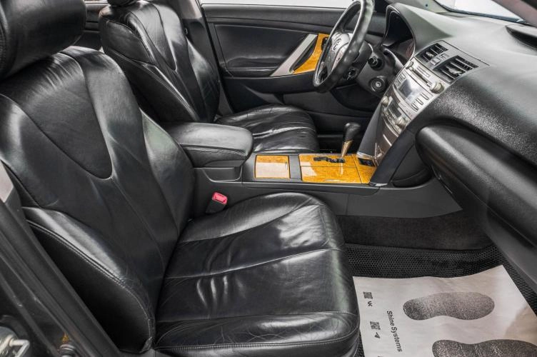 Toyota Camry 23 из 27