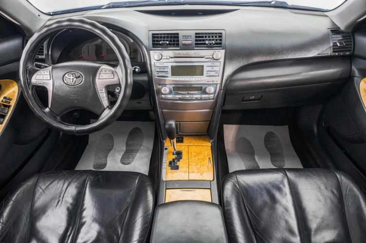 Toyota Camry 9 из 27
