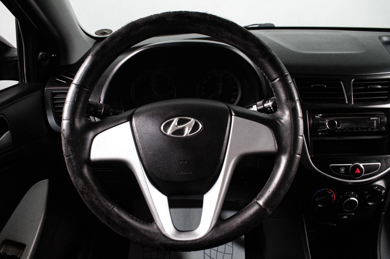 Hyundai Solaris 12 из 16