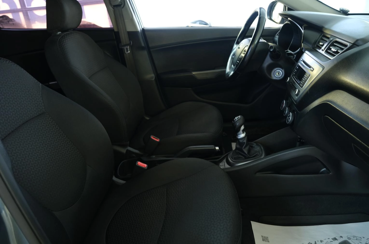KIA Rio 16 из 18