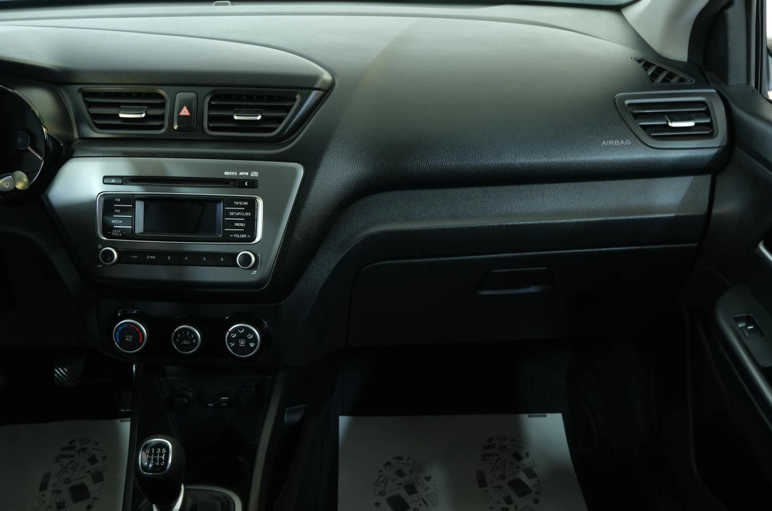 KIA Rio 14 из 18