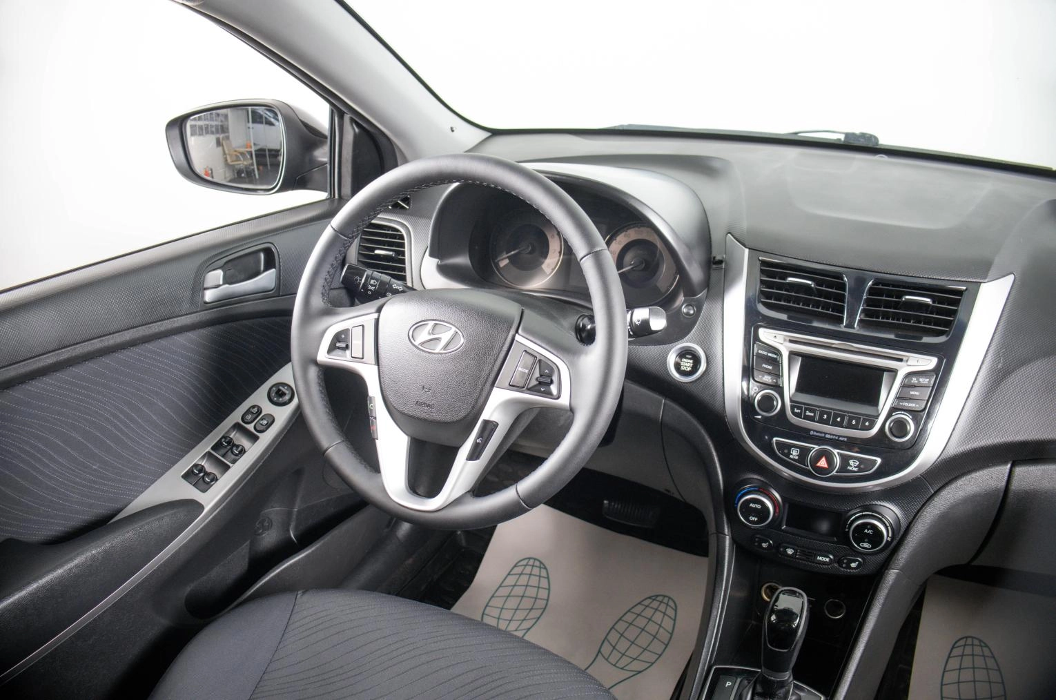 Hyundai Solaris 12 из 23