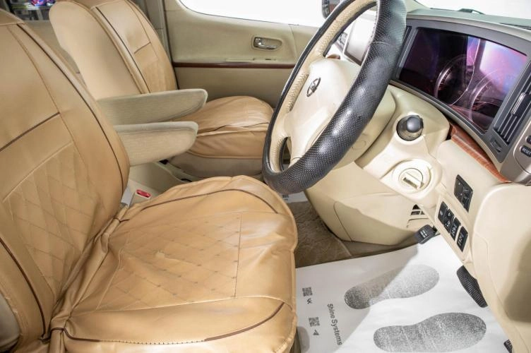 Nissan Elgrand 10 из 26