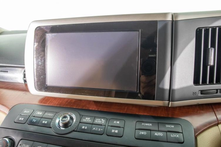Nissan Elgrand 17 из 26