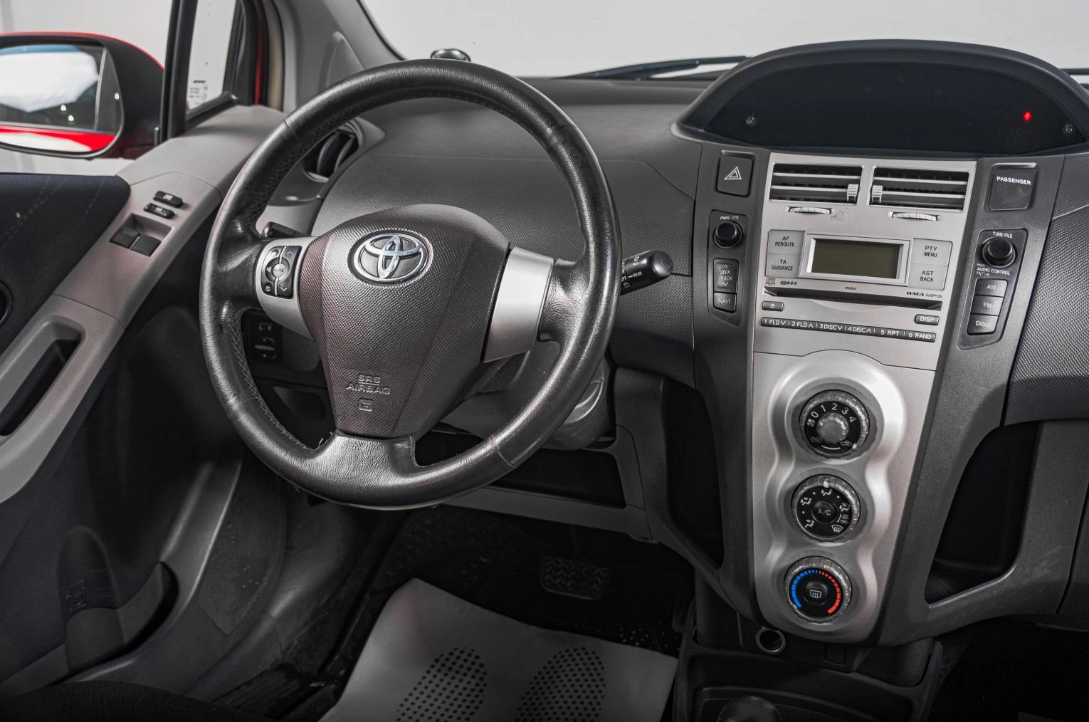 Toyota Yaris 9 из 22