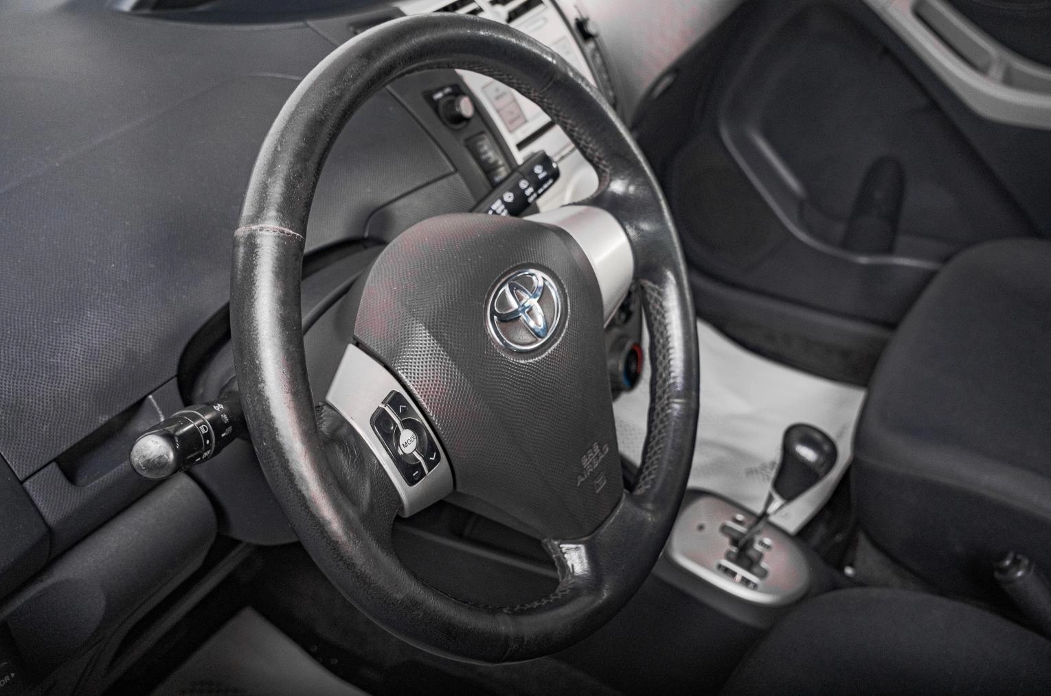 Toyota Yaris 13 из 22